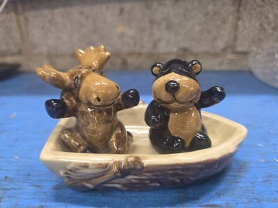 SONOMA LIFESTYLE HOME LODGE SALT & PEPPER SHAKERS MOOSE & BEAR W/TRAY