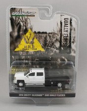 1:64 GreenLight *WHITE & BLACK* 2016 Chevrolet Silverado DUALLY Flatbed *NIP*