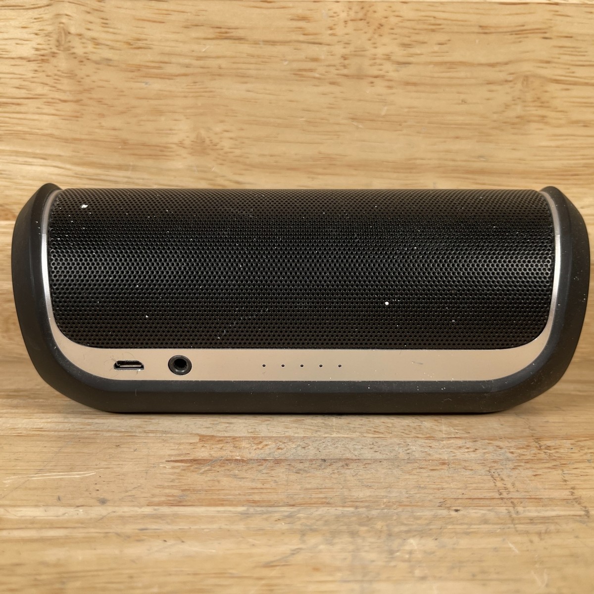 スピーカー【JBL Flip 2】新品未使用品 JBL Flip 2 Black Portable Wireless Rechargeable Waterproof