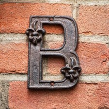 Stilvoller Buchstabe "B" für Hauswand, Hausnummer | Eisen, Braun | H12,0xB8,0cm