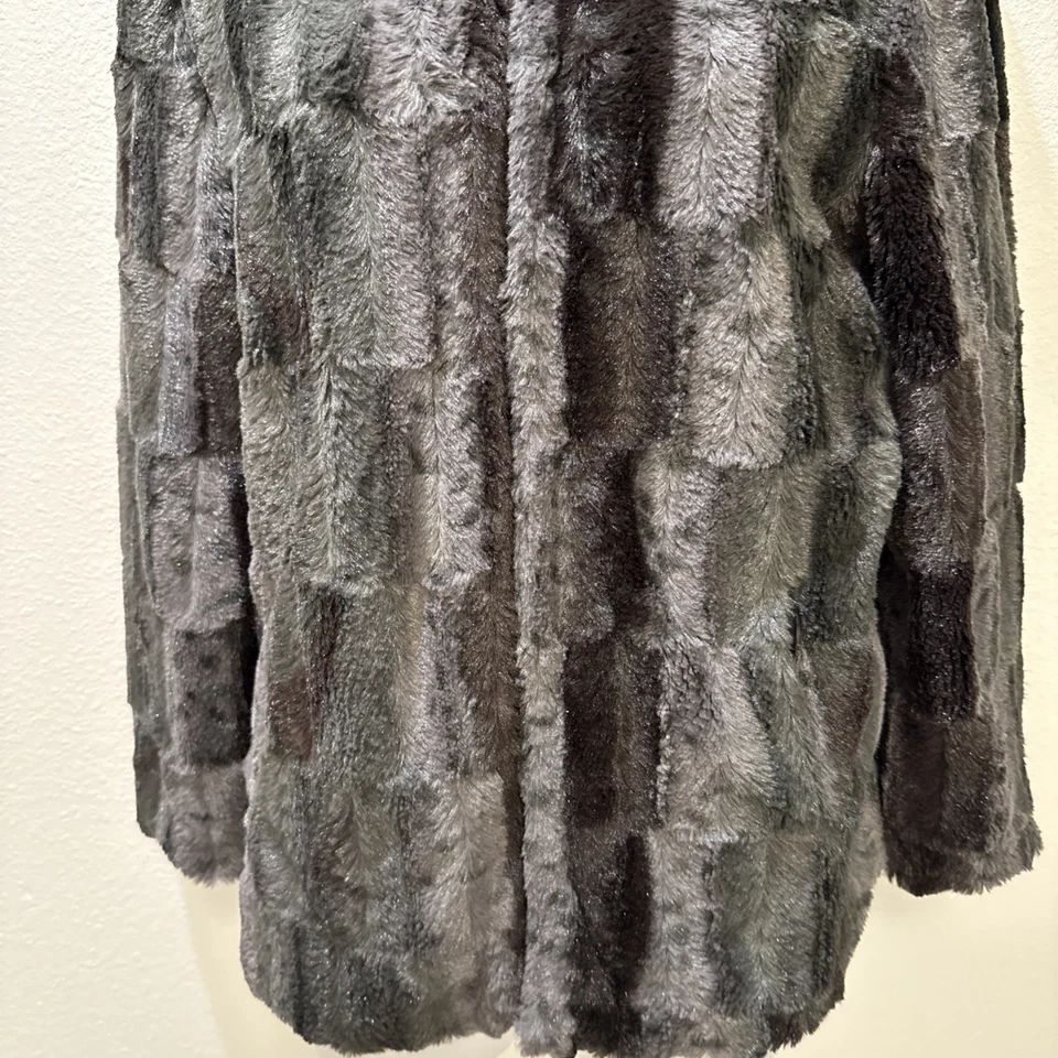 Chaqueta para mujer Betsey Johnson de piel sintética negra/gris mediana nueva con etiquetas Foto 2 de 4