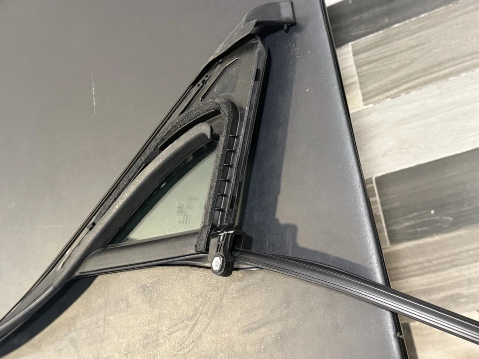 Vidrio de ventilación del conductor Hyundai Santa Fe 2025 Foto 4 de 4