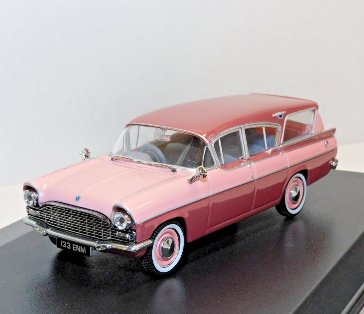 OXFORD DIECAST VAUXHALL CRESTA FRIARY ESTATE ROSE/LILAC 1/43 VFE005