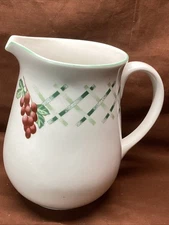 Garden trellis pitcher