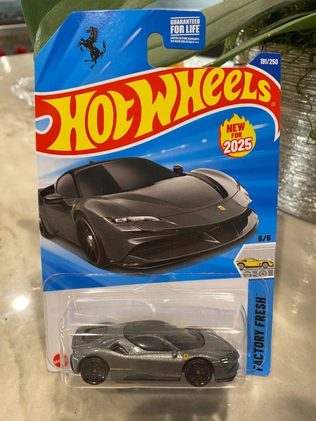 Hot Wheels Factory Fresh 2025 #191 Ferrari SF90 Stradale Grau/Schwarz 1:64-image