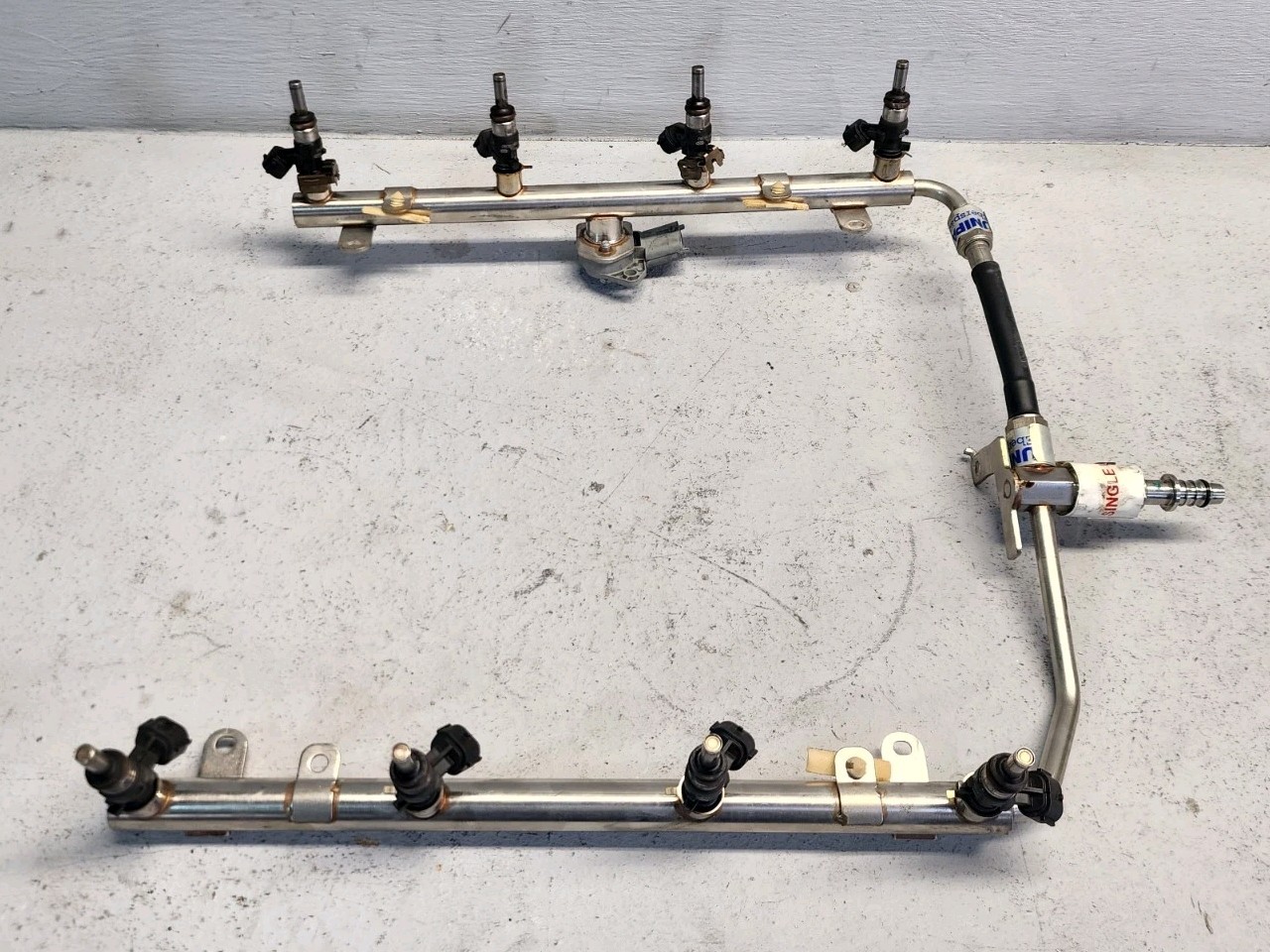 OEM McLaren MP4-12C 570S 600LT 3.8L Rear Engine Fuel Rail Injector Assembly