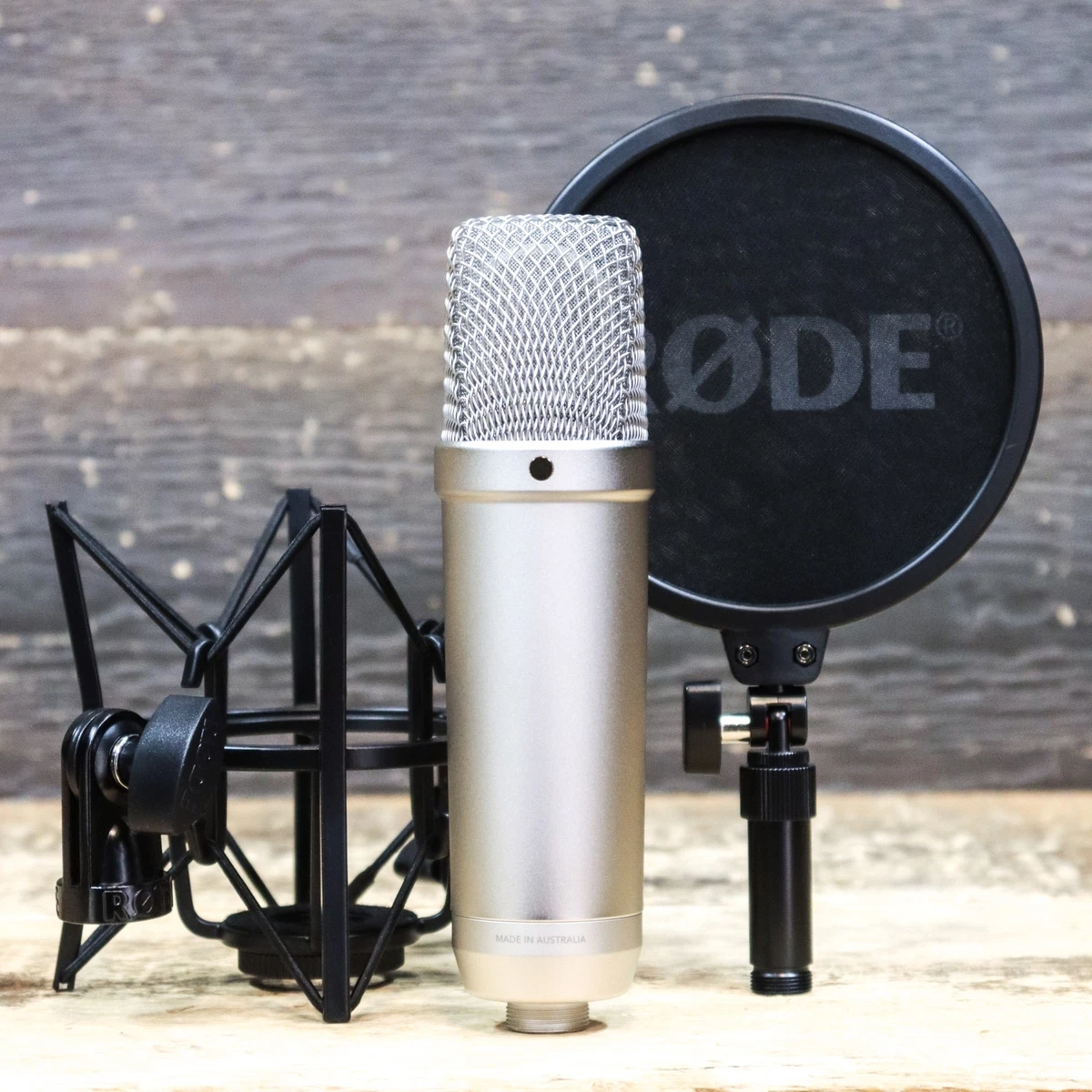 Rode Microphones NT1 5th Generation Silver Studio Condenser Microphone XLR  & USB