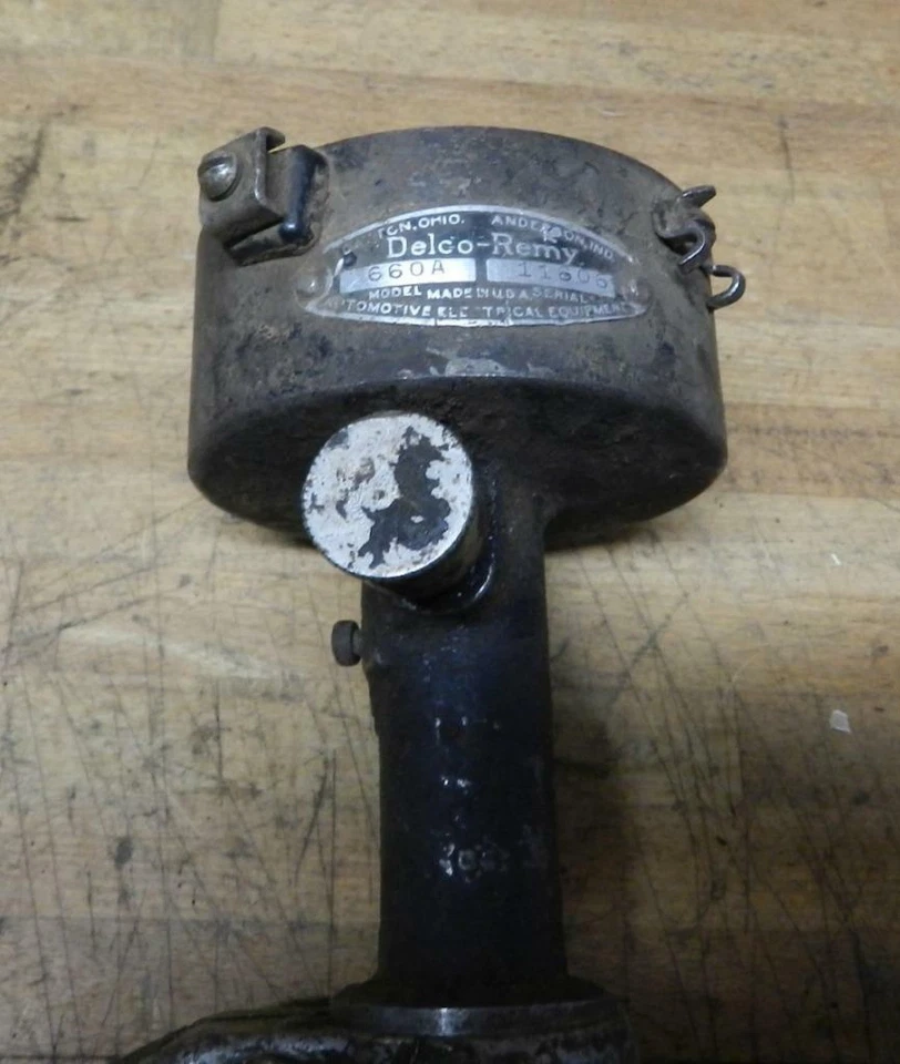 1930 Oakland Model 101 V8 used dual point distributor 660A - Image 2 of 4