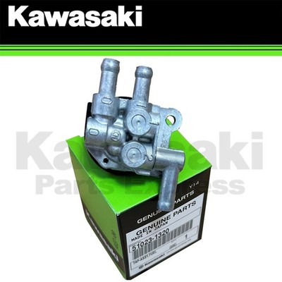 NEW 1993-2004 GENUINE KAWASAKI NINJA ZZR600 FUEL TAP ASSEMBLY