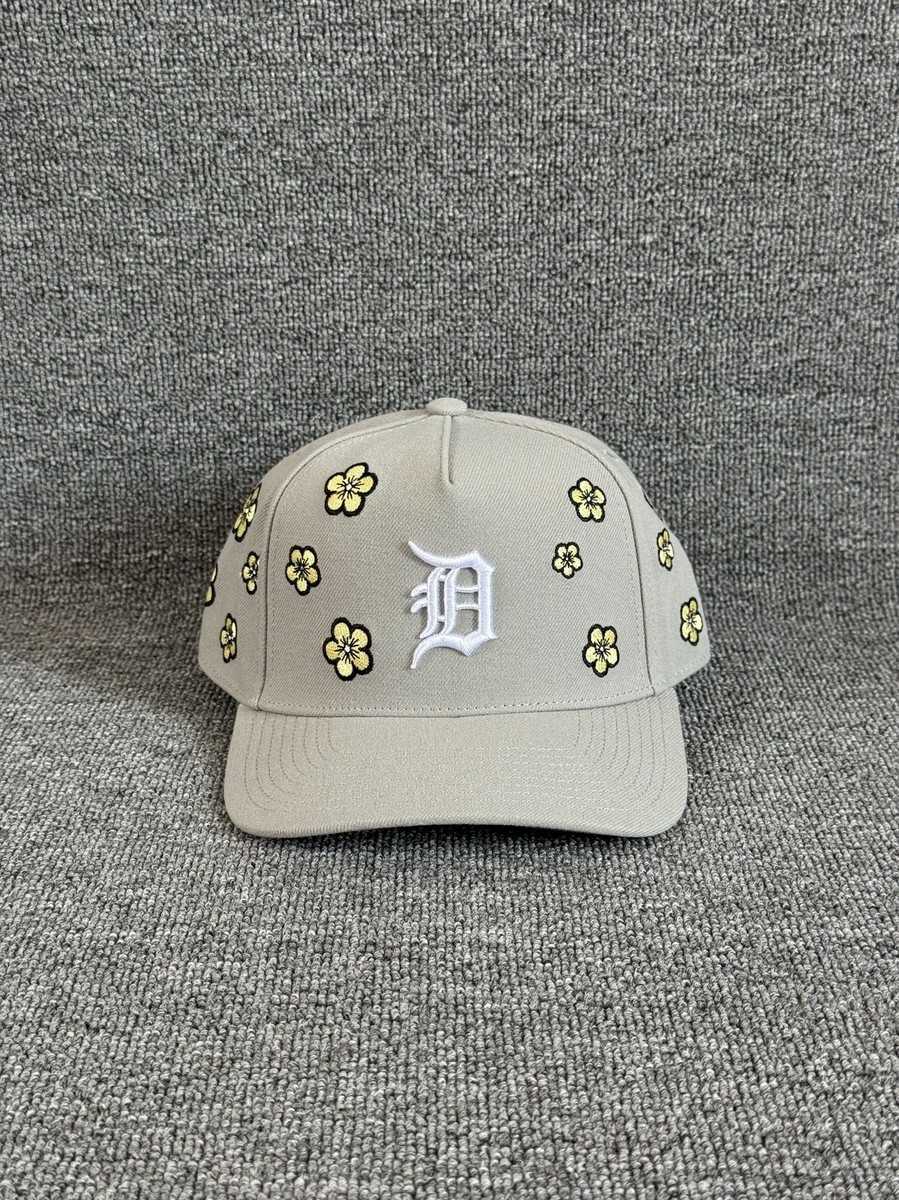Mitchell & Ness Detroit Tigers MLB Floral Snapback Hat Light Gray White