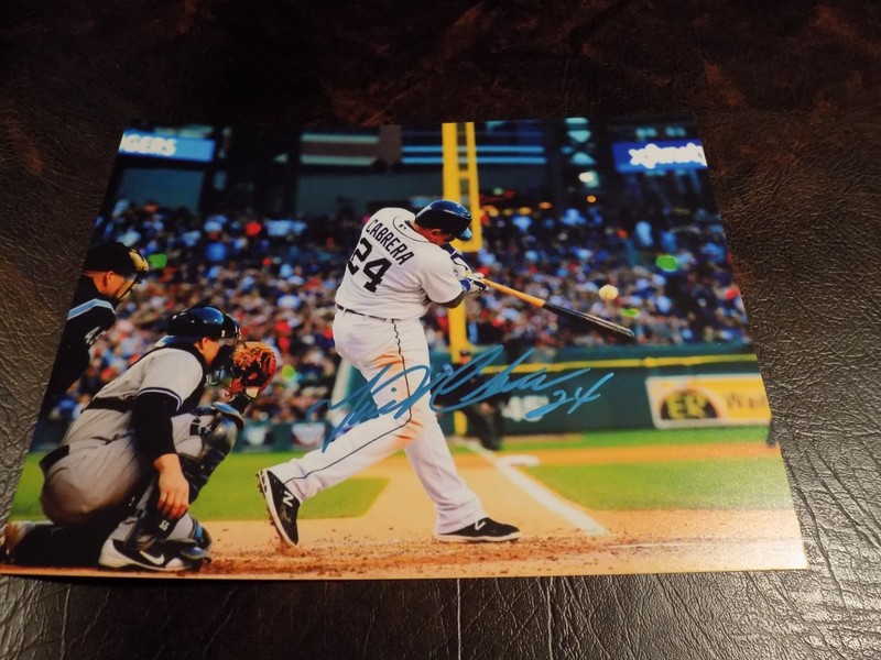MIGUEL CABRERA AUTOGRAPHED TIGERS 8X10 PHOTO W/COA
