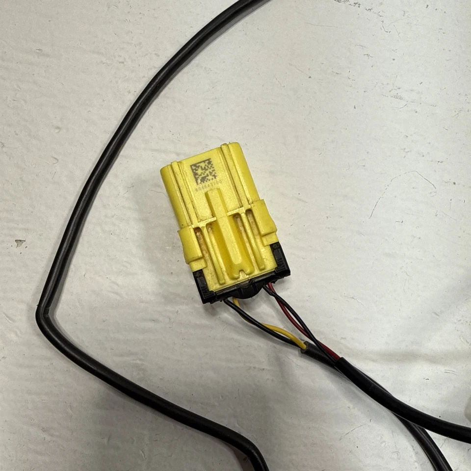 Ram Promaster 1500 2500 3500 2014-2025 conjunto de hebilla de cinturón de seguridad derecha OEM Foto 4 de 4