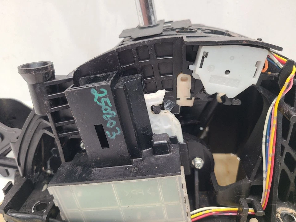 Nissan Altima 2007 (2,5 L/AT) conjunto de cambio de transmisión *negro* Foto 3 de 4