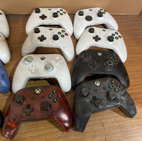 X-box One Controllers Bundle - Mixed - Lot of 16 - PARTS
