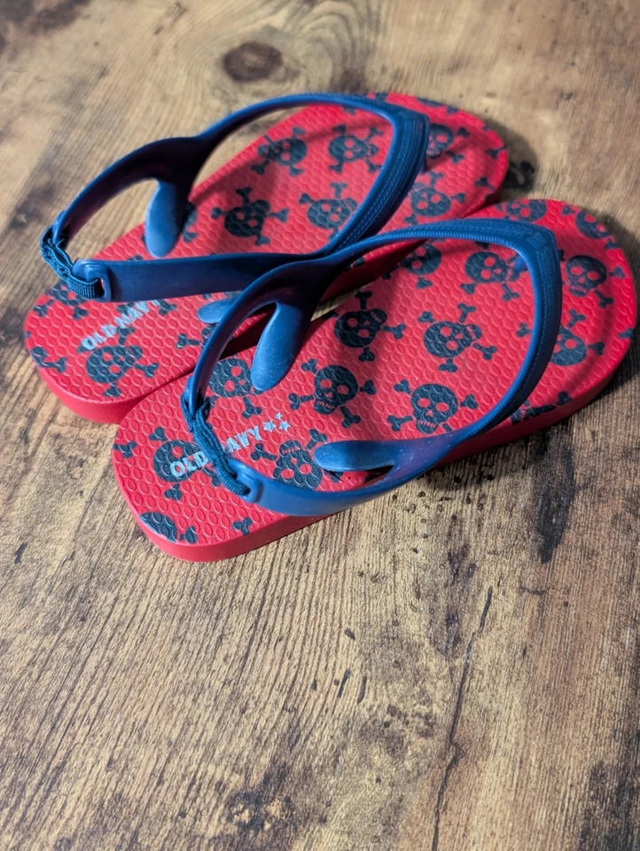 Chanclas antiguas azul marino con estampado de calaveras para niños pequeños talla 10  Foto 4 de 4