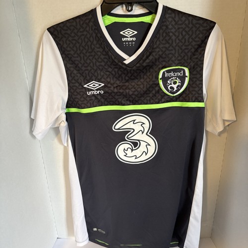 Ireland National Team soccer jersey by Umbro SMALL (18x27) Very Good White - Picture 1 of 7