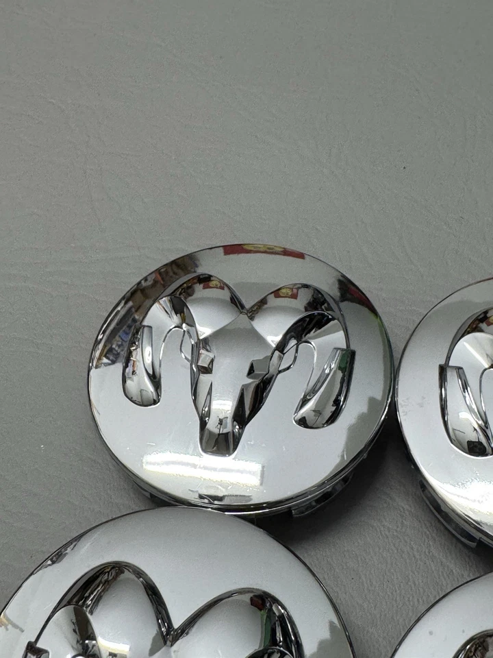 Tapacubos tapacubos para llanta de 4 ruedas Dodge Ram Dakota Durango tapacubos tapa central enchufe usado OEM Foto 2 de 4