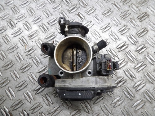 Audi A4 B5 Drosselklappe 058133063H Bj.1998 Nr.3