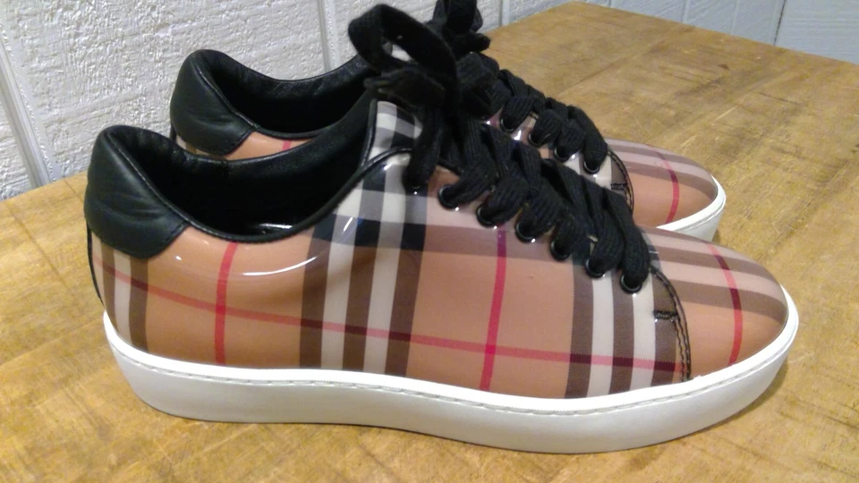 Zapatillas bajas Burberry vintage a cuadros beige talla 5 1/2 EE. UU. ITALIA 35 1/2 Foto 2 de 4