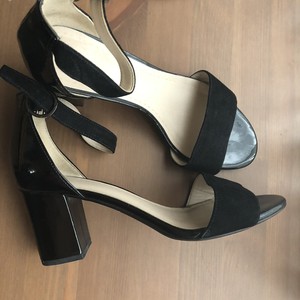 clarks sandals size 4