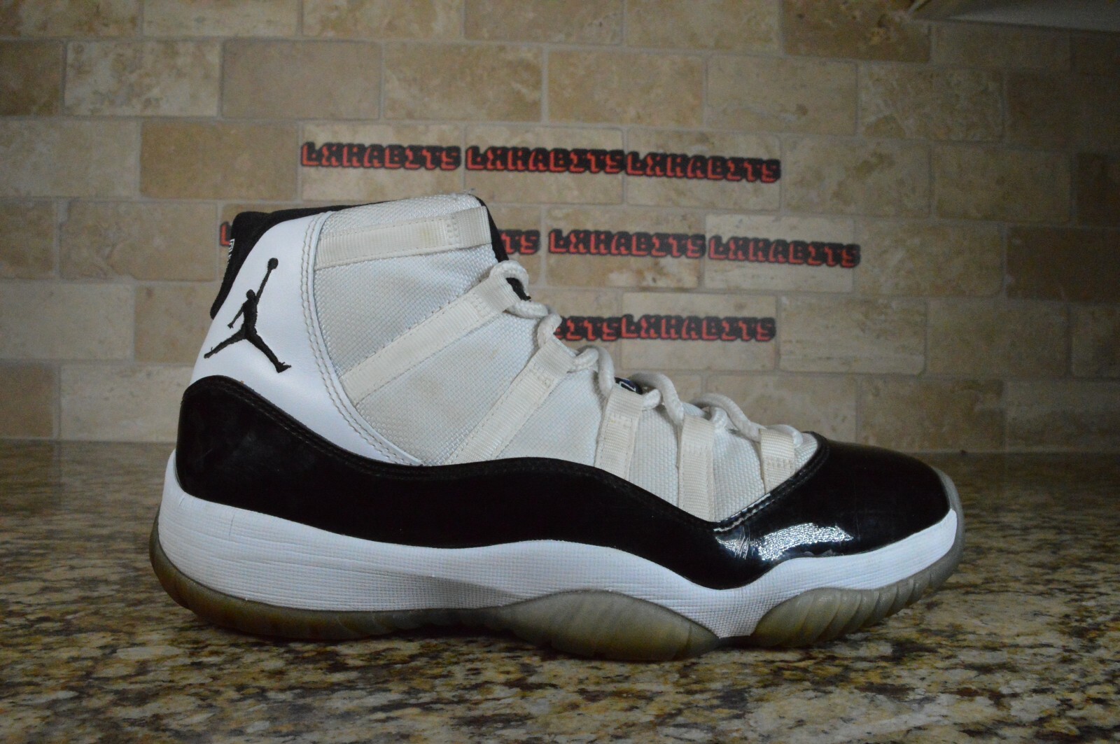 jordan retro 11 white black concord