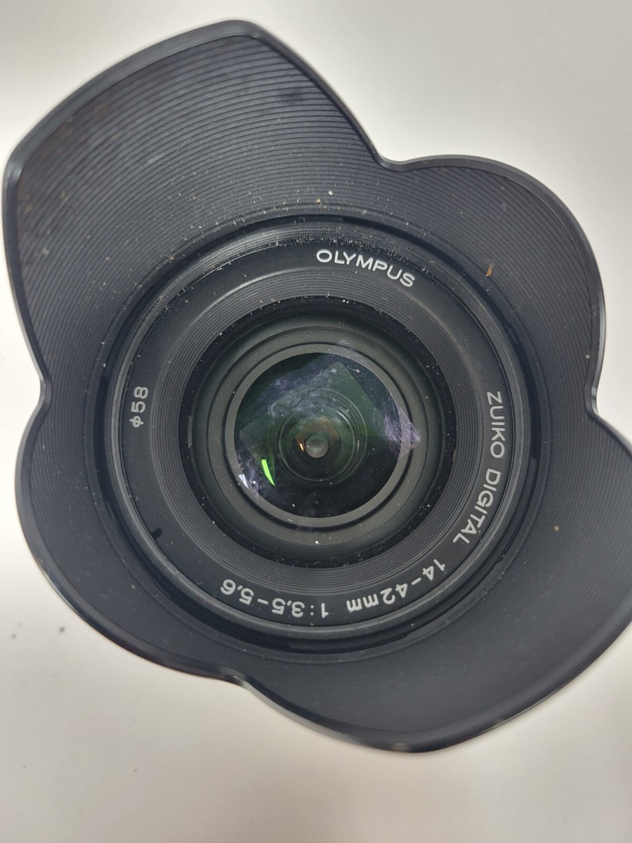 Olympus M.Zuiko Digital 14-42mm f/3.5-5.6 Lens Black w/ LH-61C