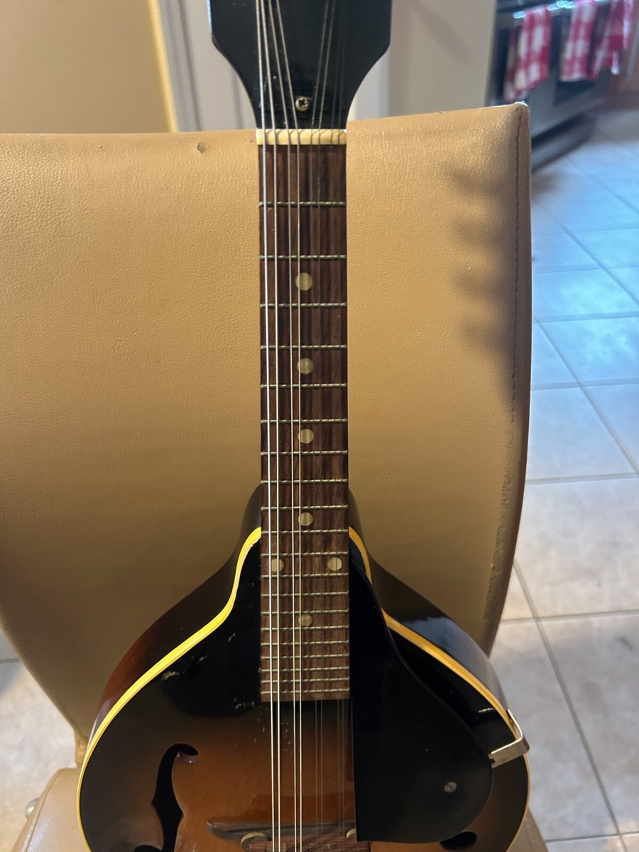 Vintage Gibson A-Style Mandolin with Original Case - Sunburst