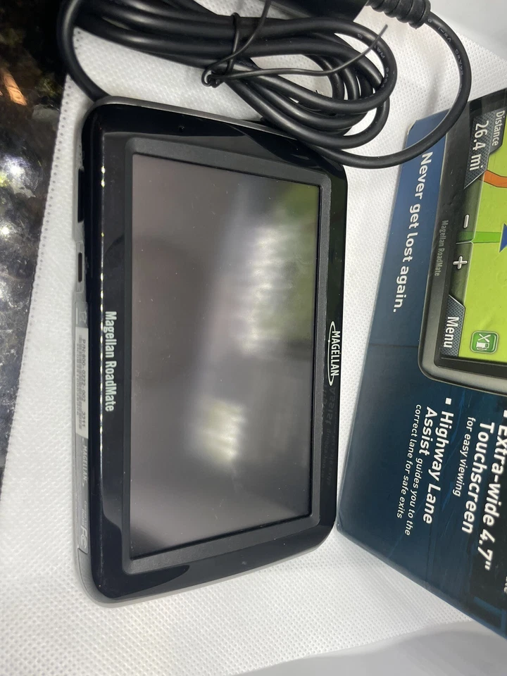 Magellan RoadMate 3120-MU 4.7 inch GPS Navigator - Black - Image 2 of 3