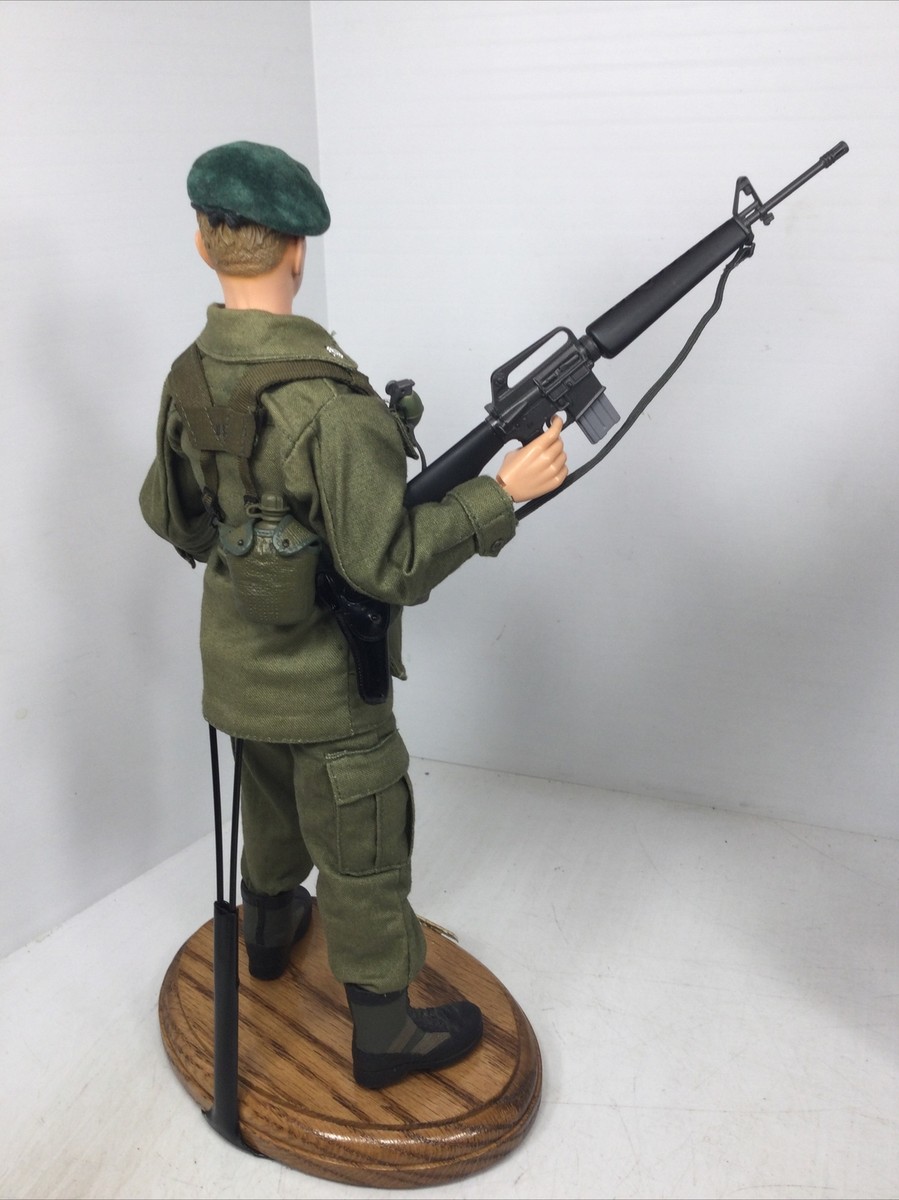 1/6 DRAGON JOHN WAYNE COL. MIKE KIRBY GREEN BERETS VIETNAM 1/6 DRAGON JOHN WAYNE COL. MIKE KIRBY GREEN BERETS VIETNAM