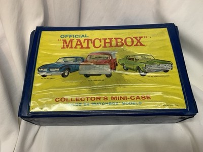 VINTAGE 1960's MATCHBOX LESNEY CAR LOT OF 24 CARS AND COLLECTOR'S CASE! Rare!