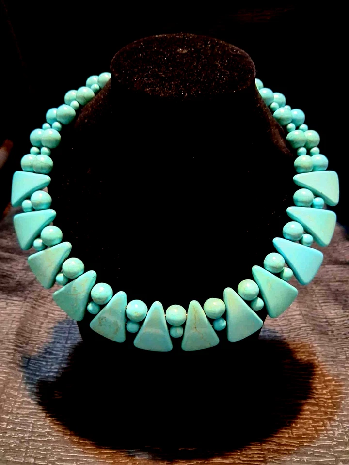 SOUTHWEST TURQUOISE BEADS & PYRAMID SHAPED COLLAR ARTISAN MADE NECKLACE - Image 3 of 4