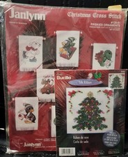 Kits de adornos de friskies de punto de cruz de Navidad ('92) y cinta de seda para árbol de Navidad ('01)