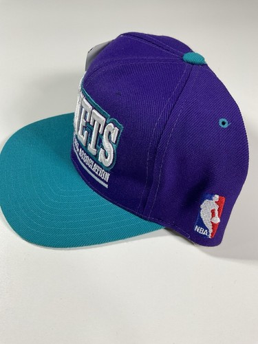 De colección Charlotte Hornets Jugador Profesional Snapback Sombrero NBA Nuevo Con Etiquetas Raro Años 90 - Imagen 2 de 9