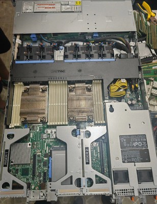 Dell PowerEdge R450 Server 8X2.5''With 2x Intel 4310T CPU, 128GB RAM, 2x 800W PSU