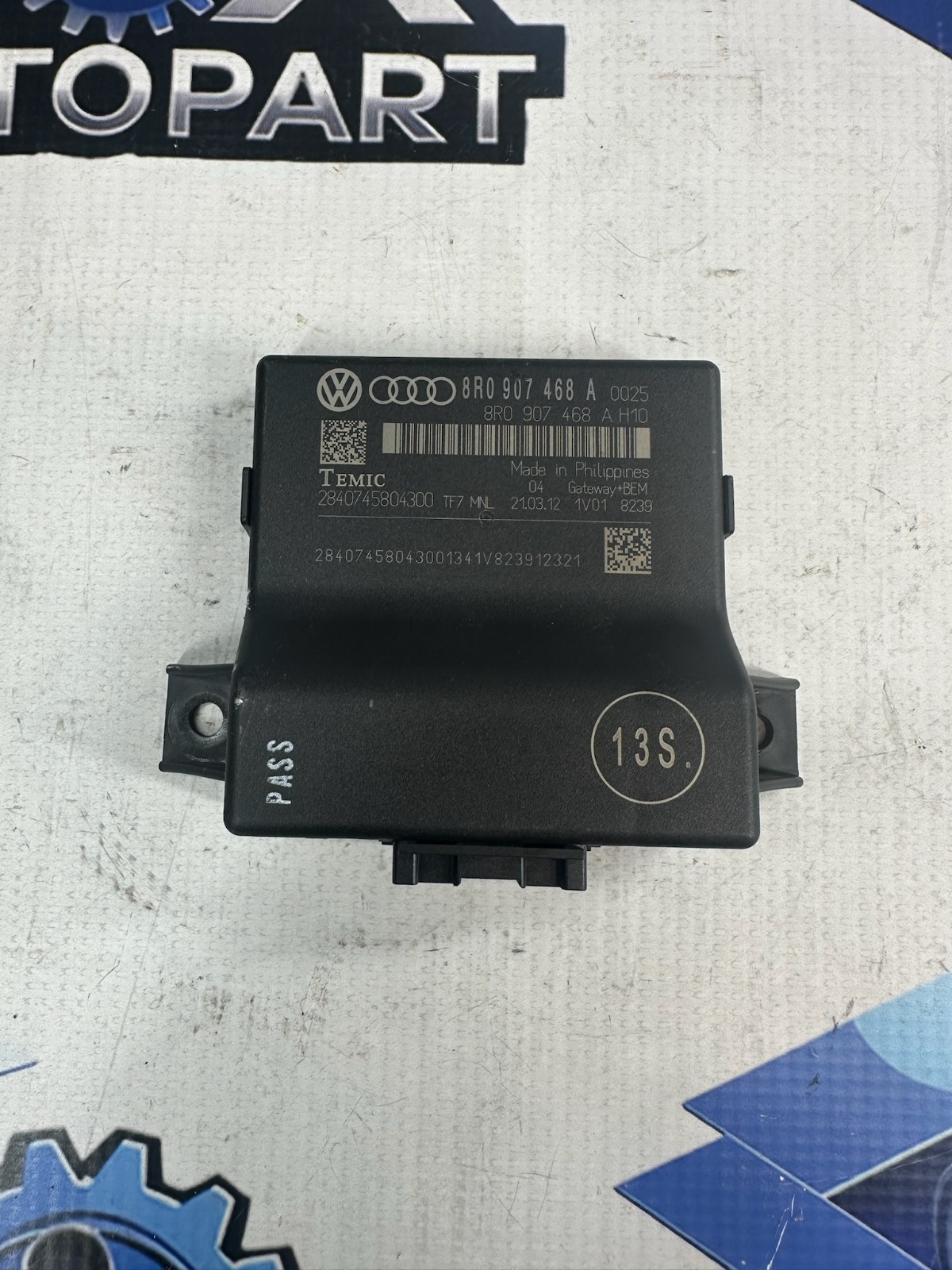 2013-2016 Audi A4 Gateway Control Module - 8R0907468A OEM