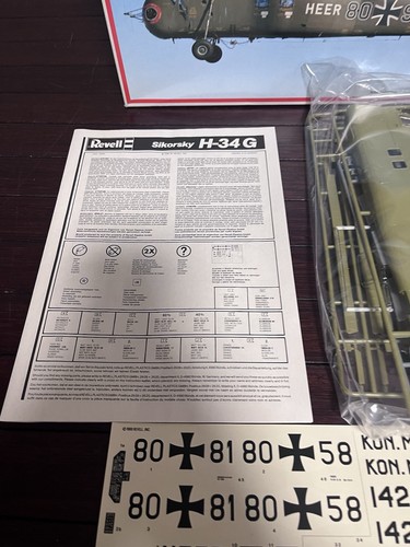 Revell - Sikorsky H-34G Model Kit #4467 - 1/48 Scale - Picture 2 of 8