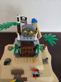 Lego Loot Island   6241   Year 2009
