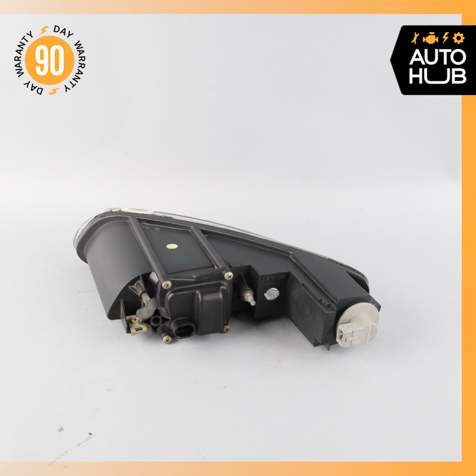 02-07 Maserati M138 Coupe 4200 Fog Light Lamp Right Passenger Side OEM FOR PARTS