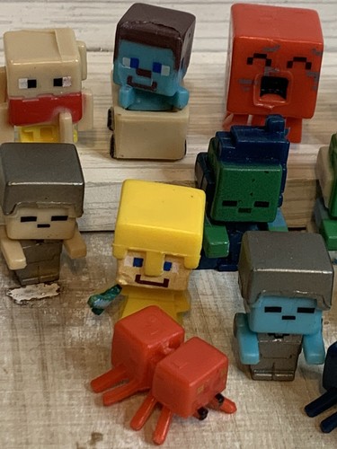 Lot of 21 Minecraft Mojang 1" Mini Figures Steve Skeleton Ghast Monster Spiders - Picture 2 of 13