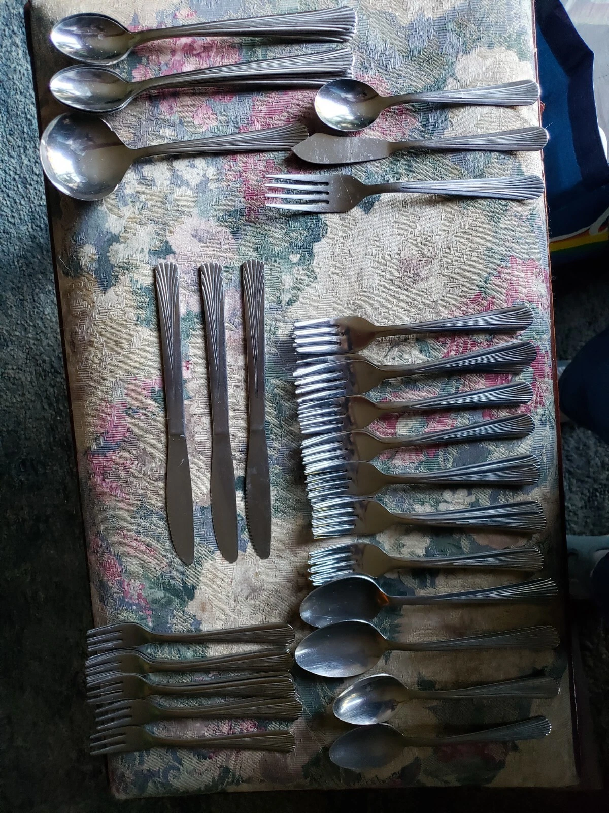 Vtg Flatware Unknown Pattern Lines on Handle 44 pc Forks Spoons Knives Serving