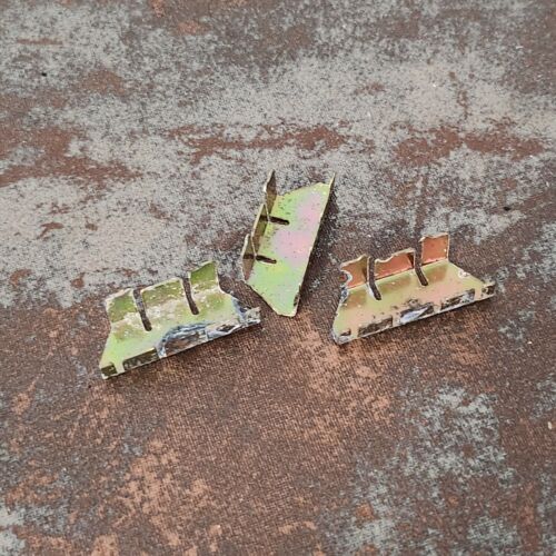 Hot Wheels Sizzlers Fat Track 500 Car Antenna Mount Clip Lot of 3 - 1970 Mattel - Picture 2 of 3