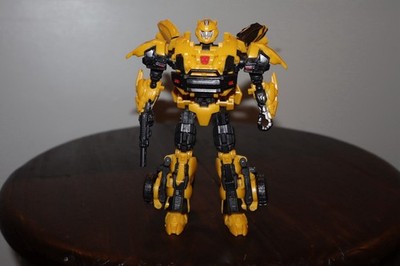 Transformers Studio Series Reactivate #10 Bumblebee Deluxe Class Gamer Edition