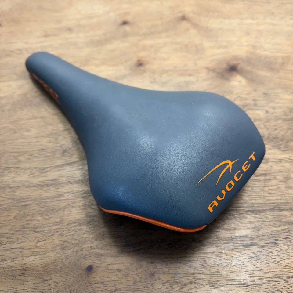 AVOCET AMPD X-Country R Saddle Ti Rails Gray Orange - Image 3 of 4