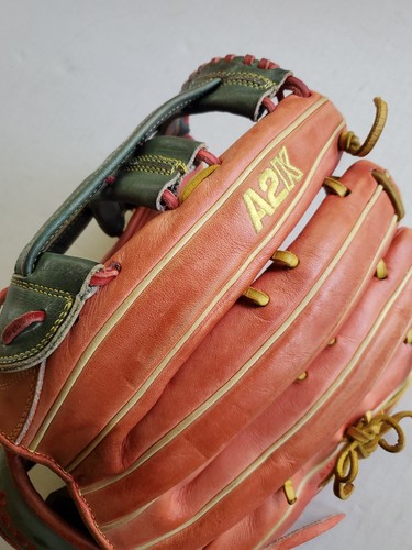 WILSON A2K Juan Soto Game Spec JS22GM 12.75” Pro Stock Select Left Hand Throw - Picture 18 of 20