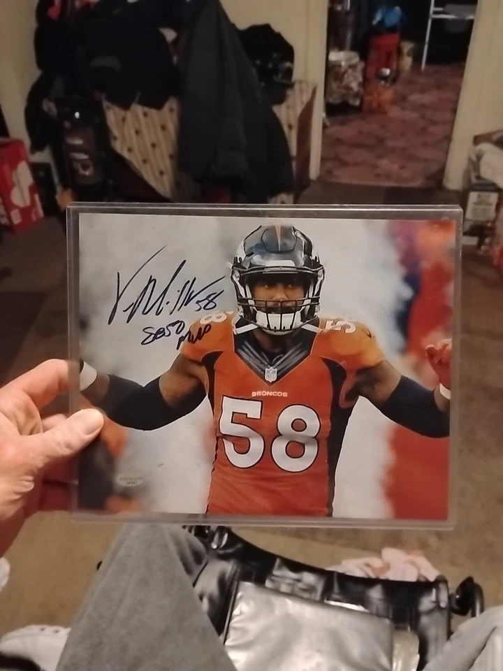 Foto firmada por Von Miller de 8x10 con certificado de autenticidad Foto 4 de 4