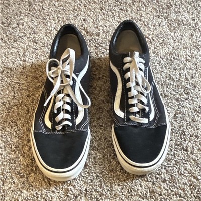 VANS Old Skool Men's Black/White Low Top Lace-Up Sneakers Solid