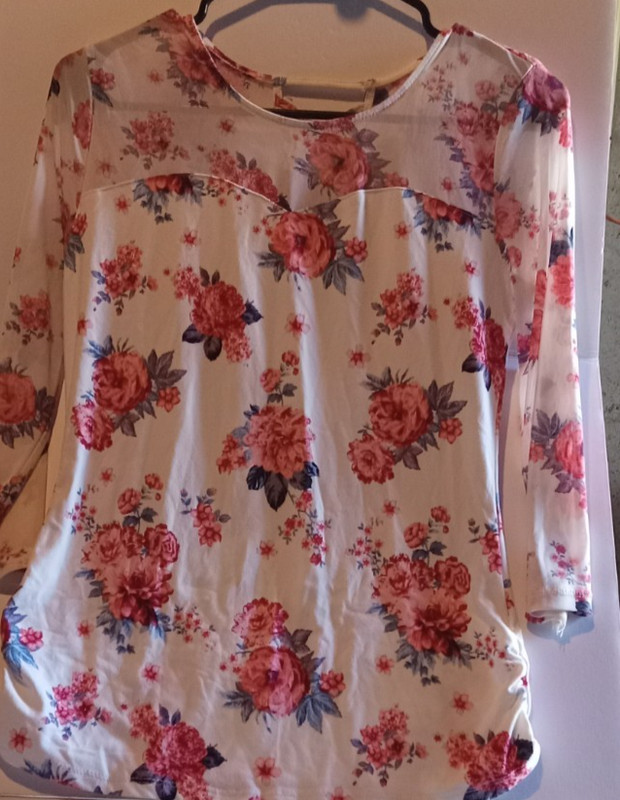 NO BOUNDARIES Floral Rose Top  Sheer Top Area Shirt CrissCross Back size M (7-9)