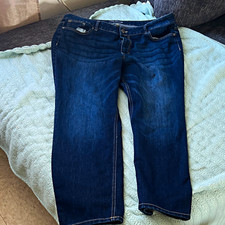 maurices Women  s Dark Wash Blue Denim Relaxed Fit Stretch 5-Pocket Jeans