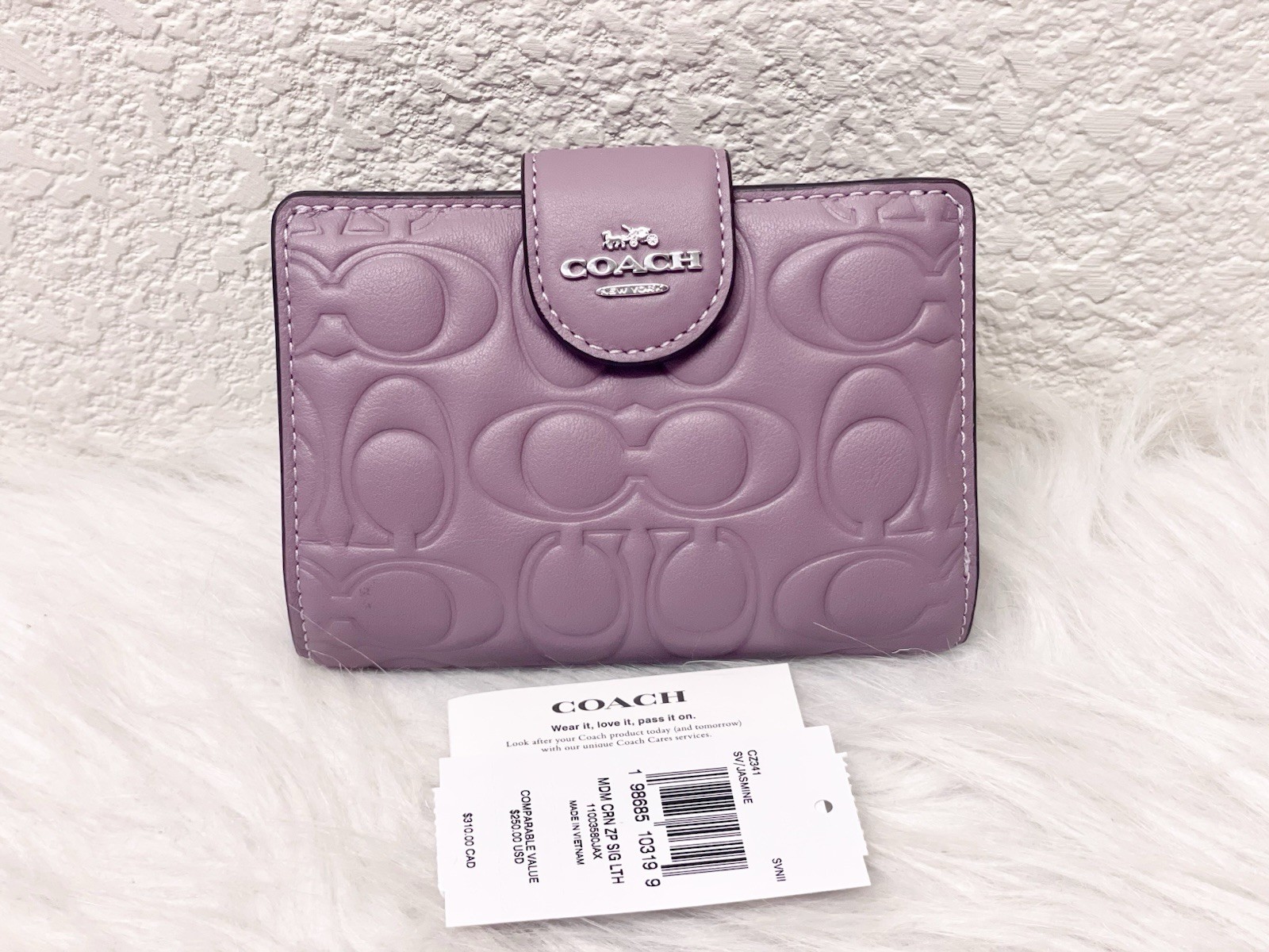 NWT COACH CZ341 Medium Corner Zip Wallet in Signature Leather Jasmine