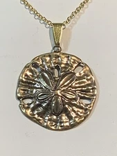 NEW LISTING *HUGE SALE*EXQUISITE GOLD SAND DOLLAR SHELL NECKLACE W/18" CHAIN-NEW